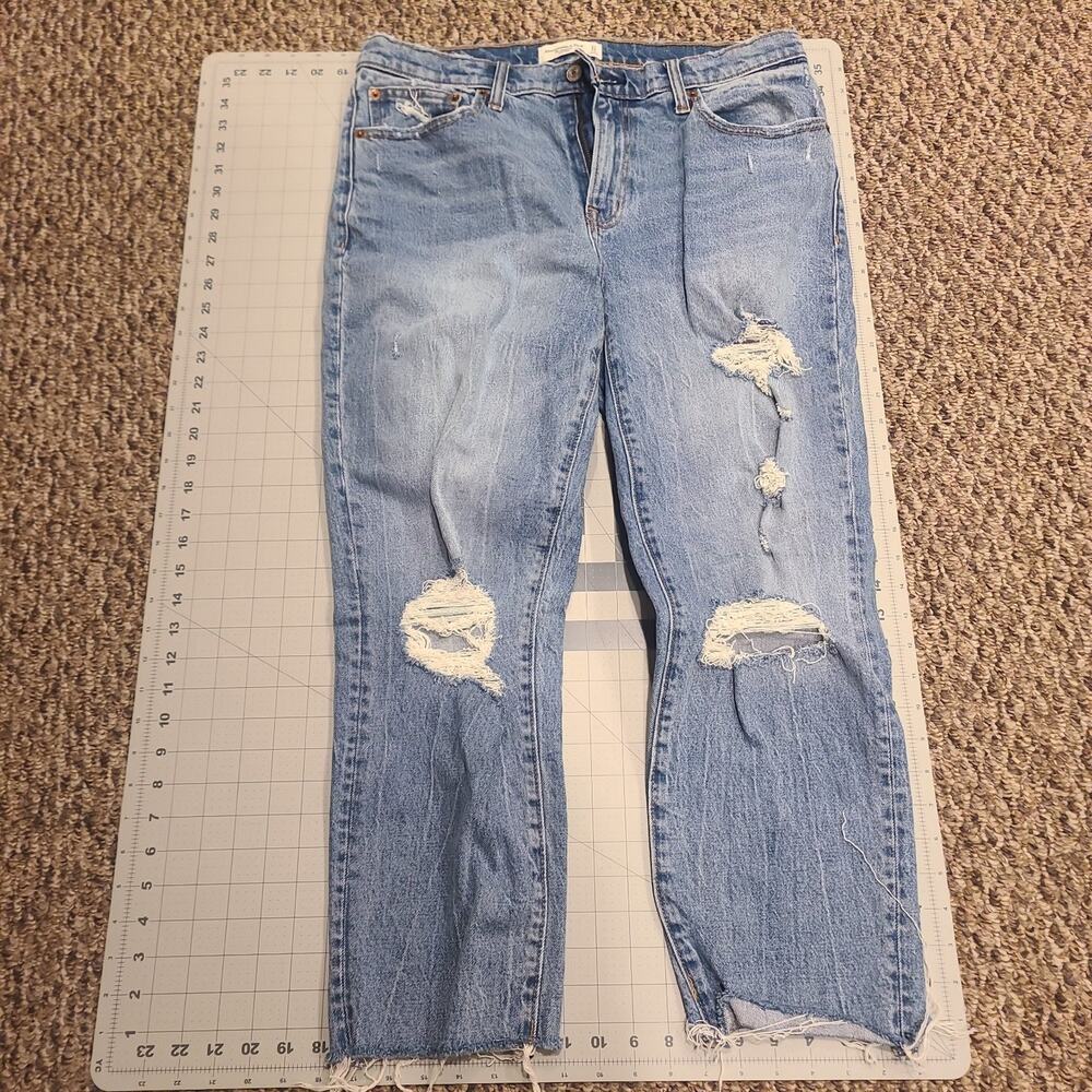 Acrombie and Fitch Jeans 31/12 The Boyfriend Mid Rise